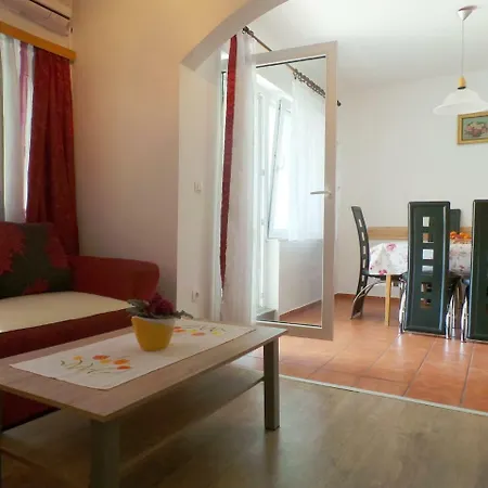 Appartamento Fuma-1 By Interhome